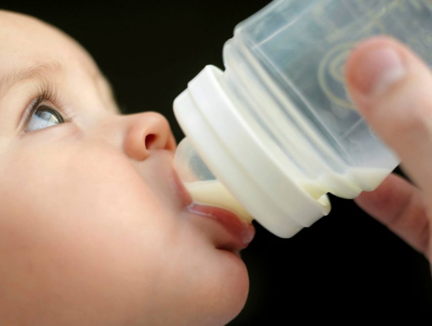 Flaschennahrung für Babys - welche Milch?